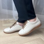 Trampki bezowe skórzane 34