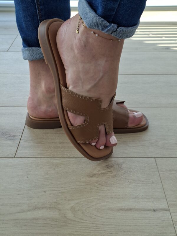 Stylowy klapek ze skóry naturalnej wygodny i lekki Calista