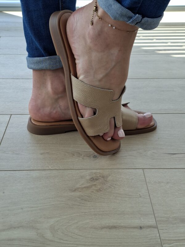 Stylowy klapek ze skóry naturalnej wygodny i lekki Calista