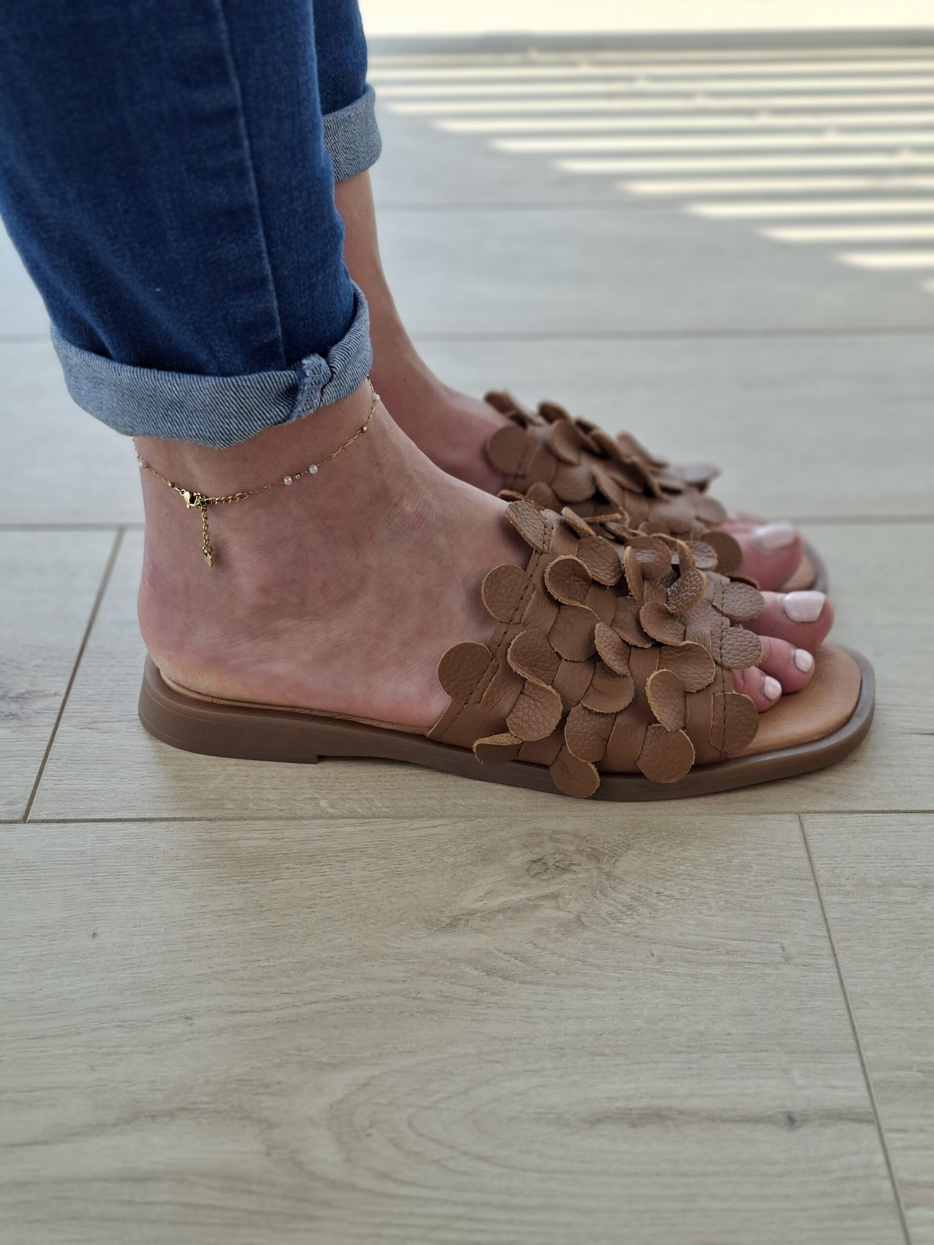 Floria – Karmelowy brąz Skórzane Klapki Damskie - obrazek 2