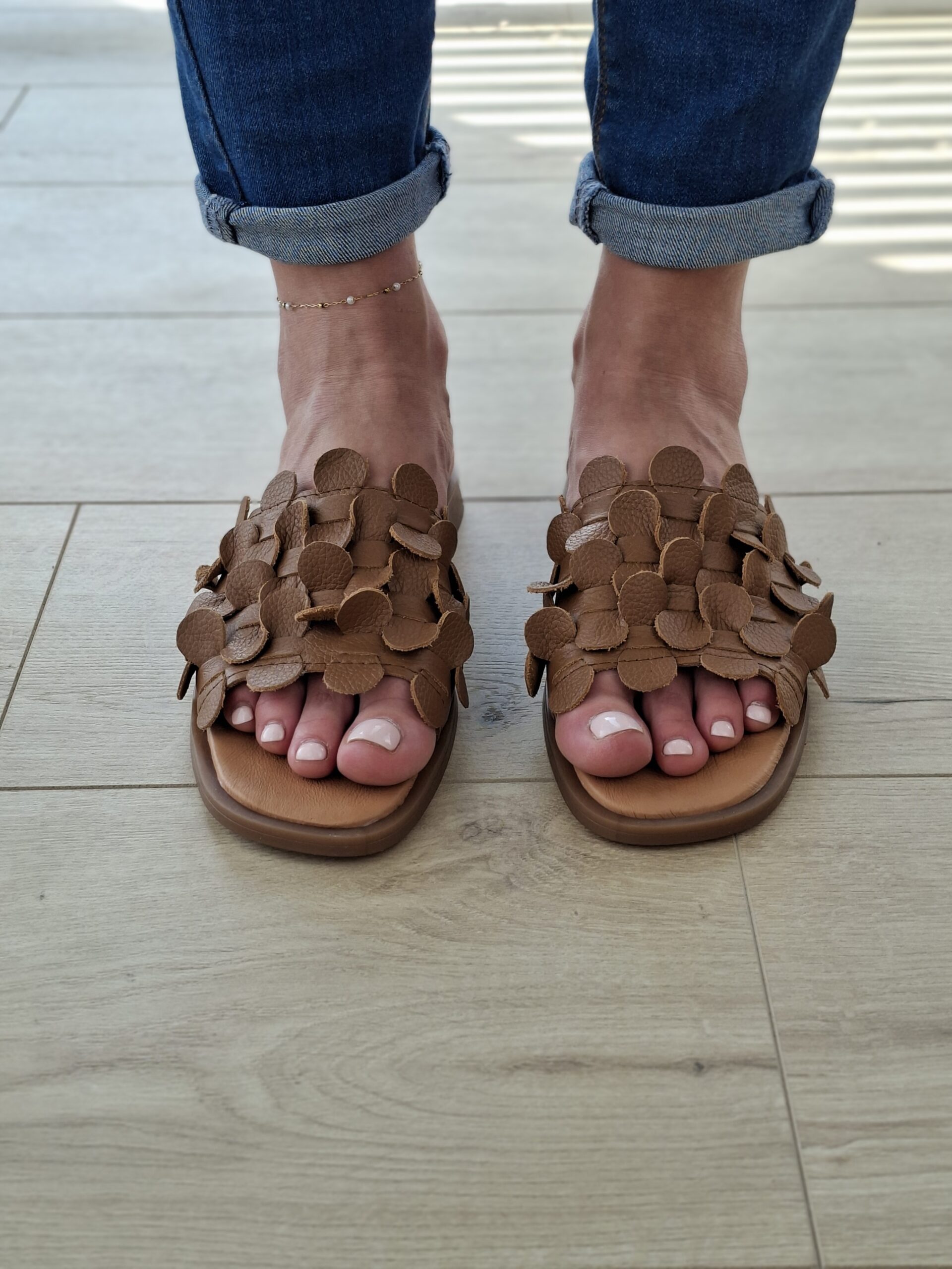 Floria – Karmelowy brąz Skórzane Klapki Damskie - obrazek 4