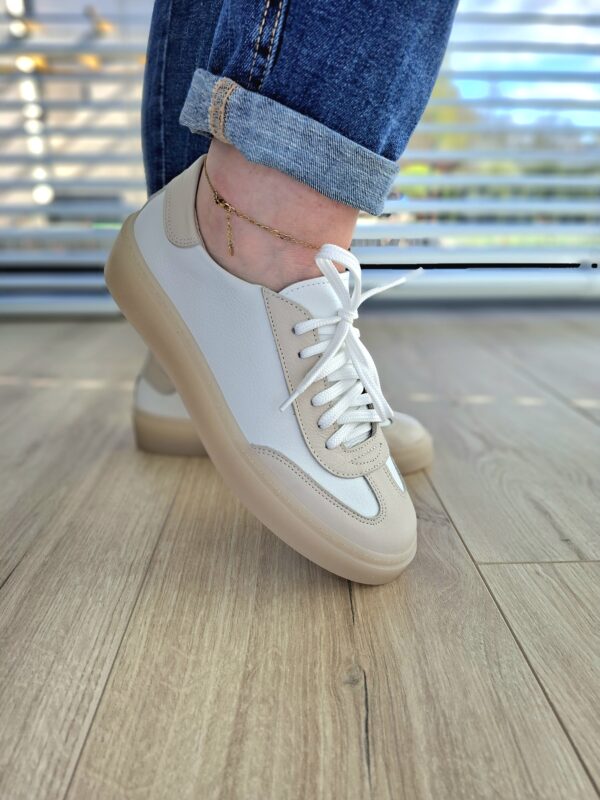 Livia – Skórzane Trampki Damskie beżowe/białe Polska produkcja