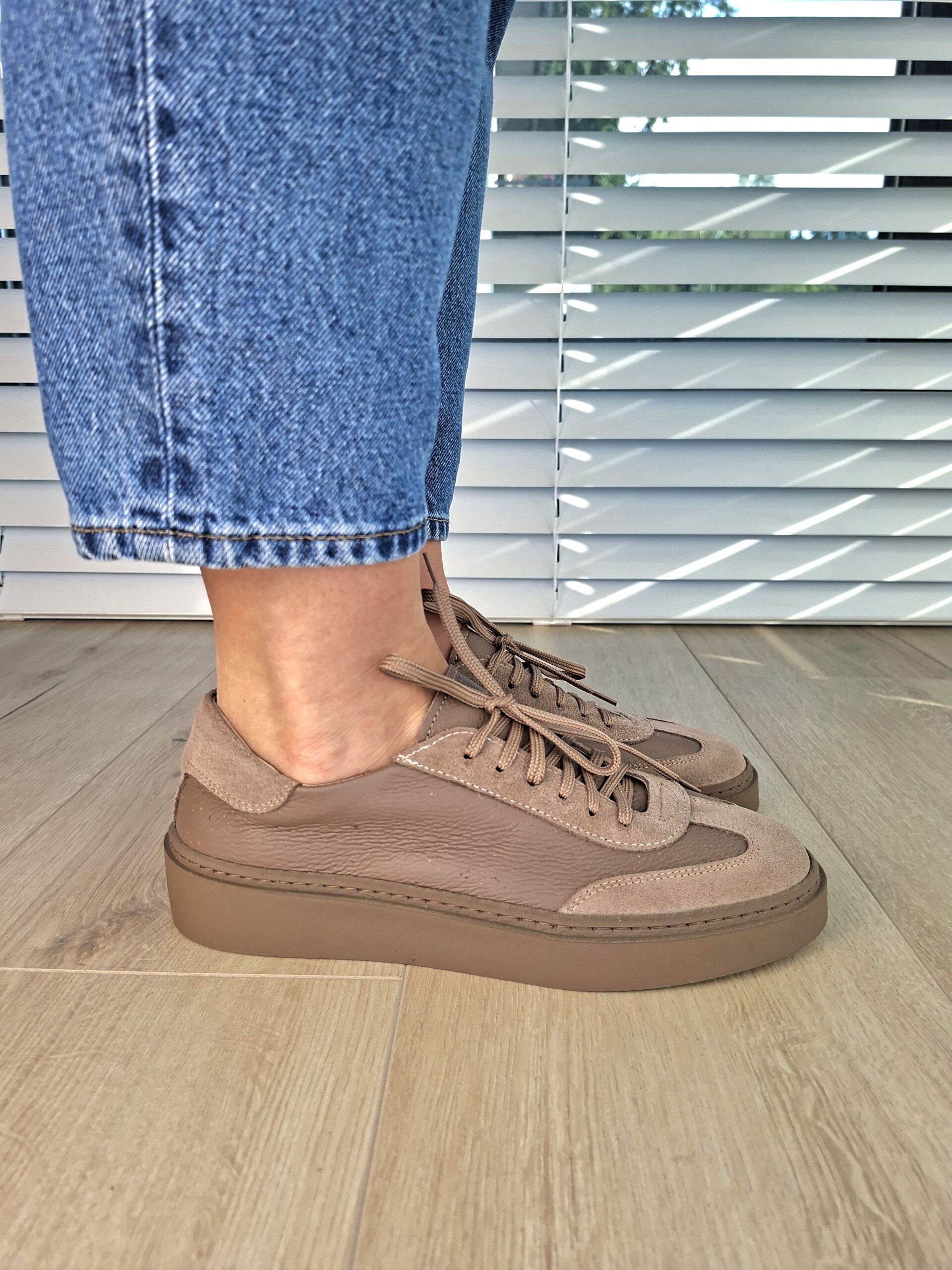 Livia – Skórzane Trampki Damskie cappuccino Polska produkcja - obrazek 5
